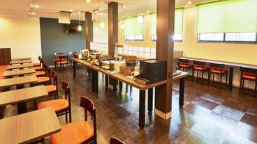 朝食スペース / 10