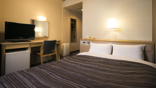 エコノミー ダブルルーム ダブルベッド 1 台 喫煙可