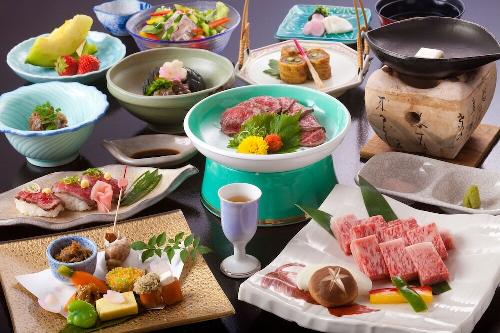 旅館のお食事処