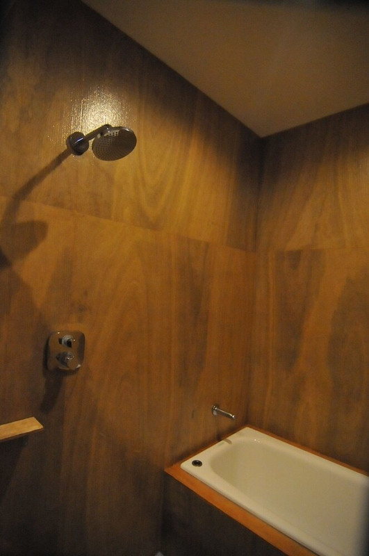 バスルームのシャワー