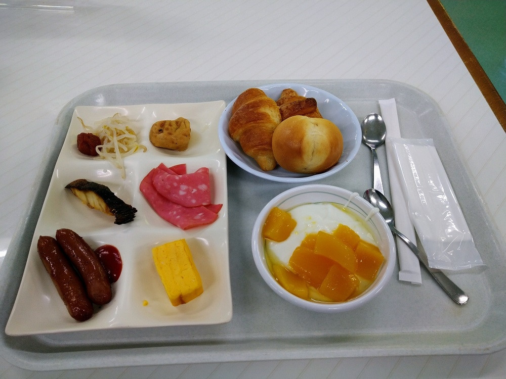 朝食