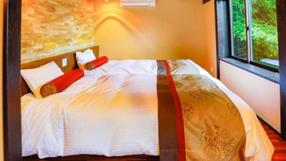 ラグジュアリー ルーム シングルベッド 2 台