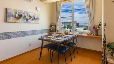 客室内のダイニングエリア / 9