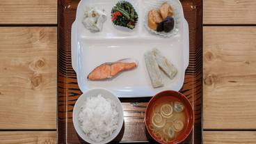 食事・飲み物 / 3