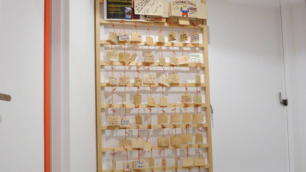 絵馬に願い事を書いても◎ / 5