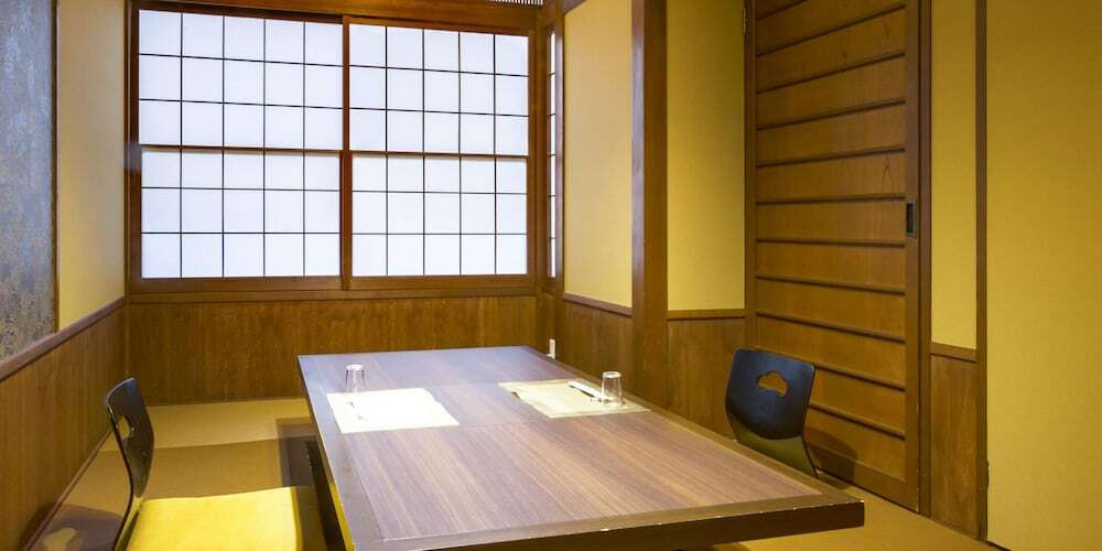 旅館のお食事処