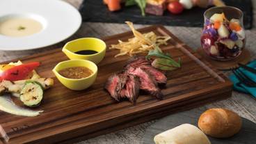 Dining & Bar LAVAROCK_お肉料理 / 8