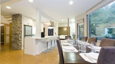 客室内のダイニングエリア / 17