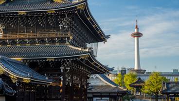 東本願寺と京都タワー / 1