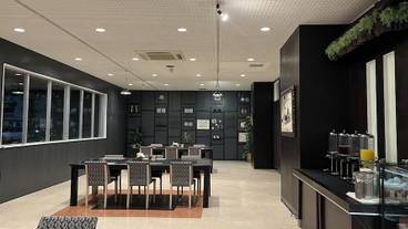 ロビー応接スペース / 4