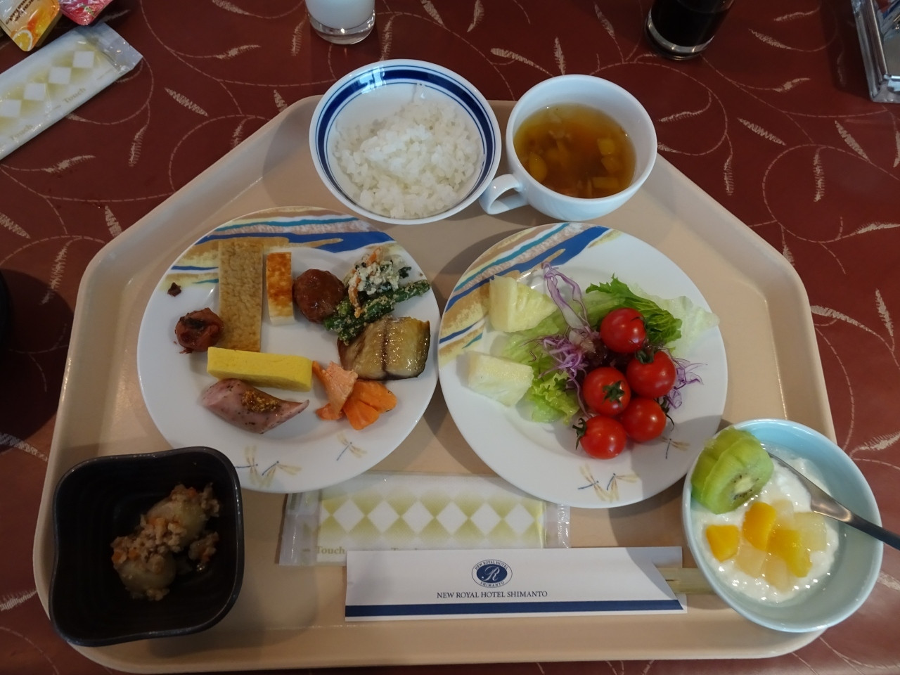 観光・買い物・外食に便利な立地。11時チェックアウトで朝はゆったり4064945