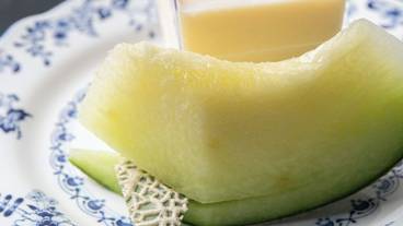 食事・飲み物 / 3