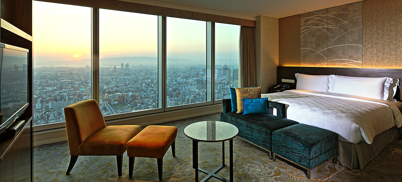 地上300m、日本有数の高層ビルで展望宿泊を体験4241559