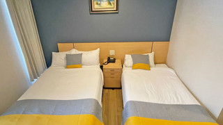 ツインルーム (セミダブル + シングル) 禁煙