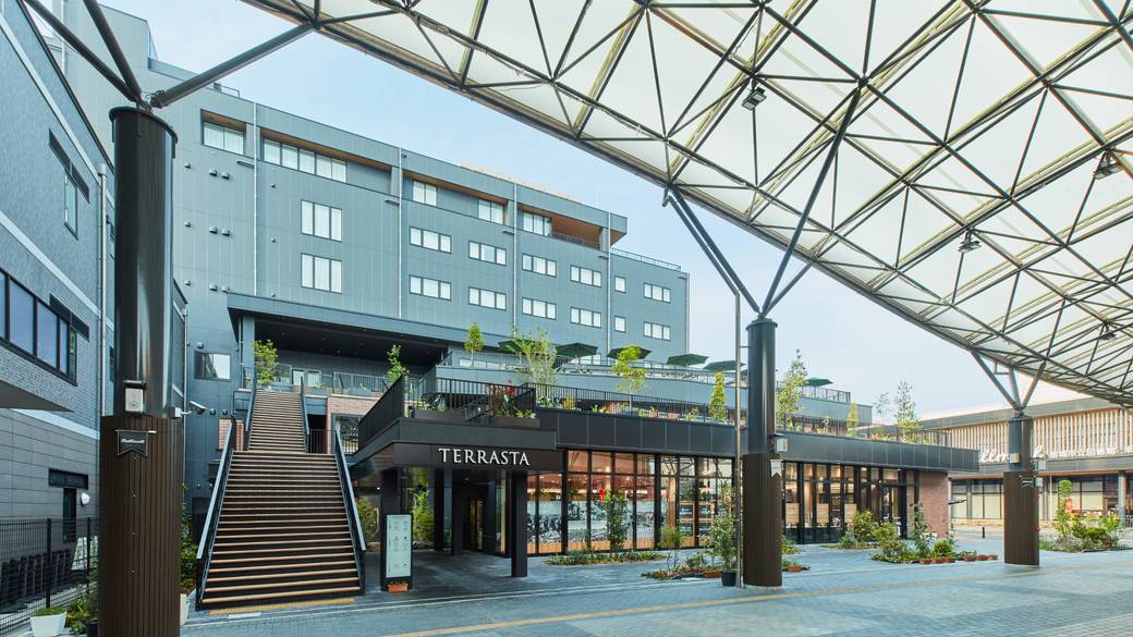 活気あるマーケットも
複合施設を自由に散策 / 1