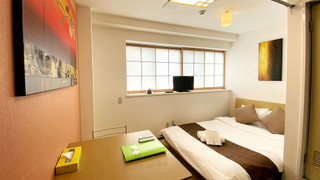 ダブルルーム 専用バスルーム付 (402)