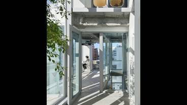 内部エントランス / 2