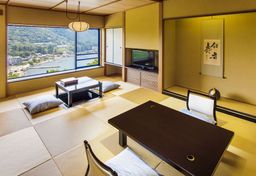 箱根芦ノ湖温泉 和心亭 豊月