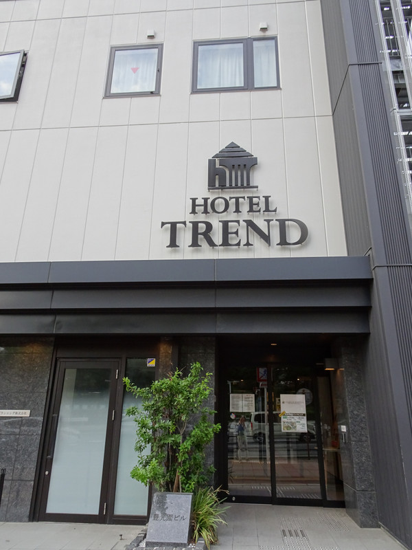 買い物に、食事に、電車やバスの移動に とても便利な場所