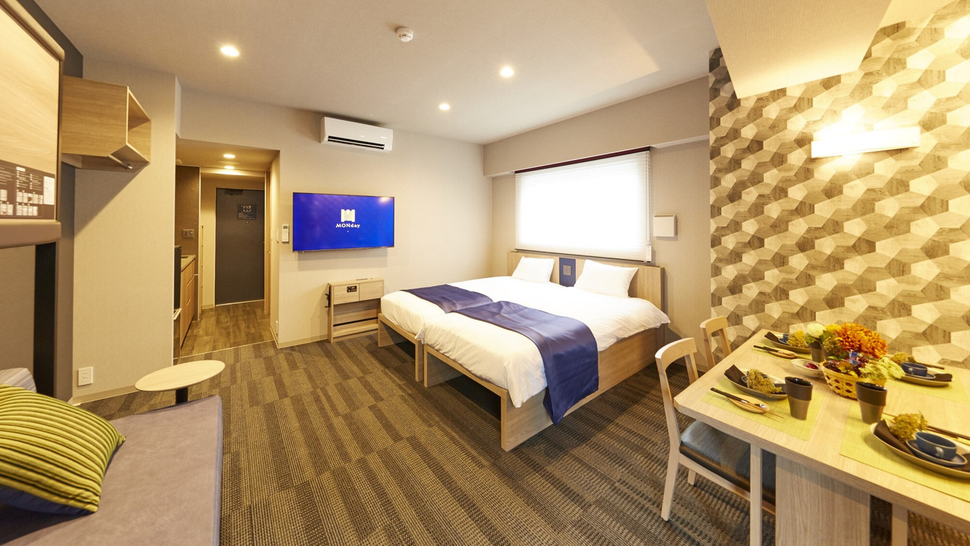 全室キッチン洗濯機付き！広いダイニングテーブルで作業がしやすいホテル3553982