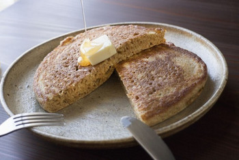 「らっこや」 料理 56937867 日野町産ディンケル（古代）小麦を使った、人気のホットケーキ