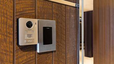 施設の入り口 / 14