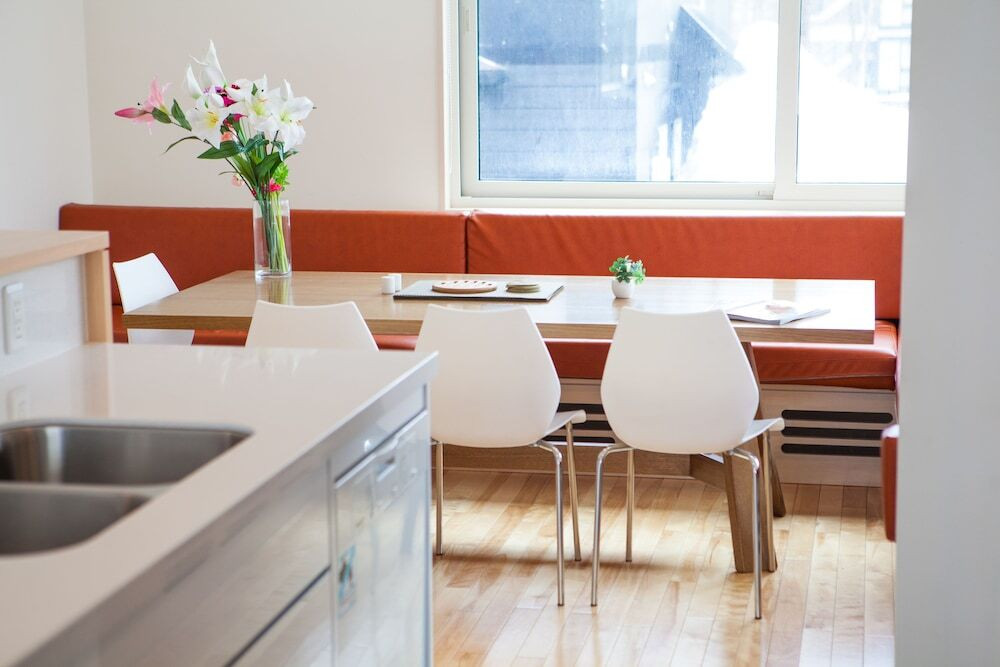 客室内のダイニングエリア