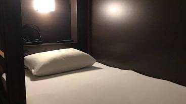 客室 / 16