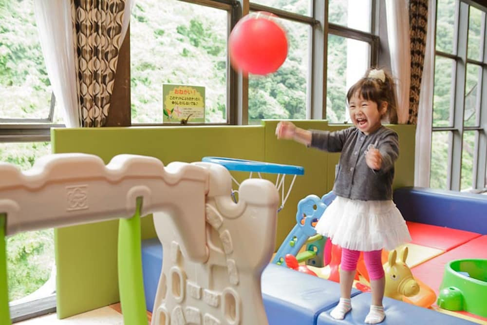 和室や子ども向けの食事がある旅館を選ぼう3930604