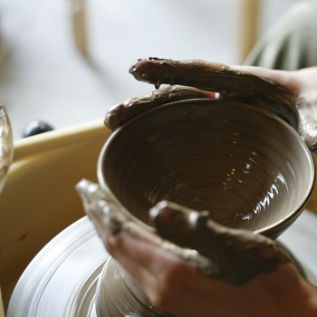 ホテル内で陶芸体験も。2人の思い出を作ってみては？4261988