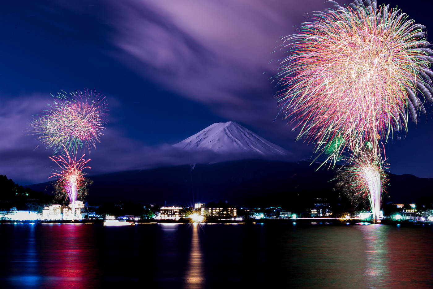河口湖冬花火