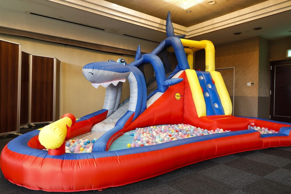 子供用の遊び場 - 屋内