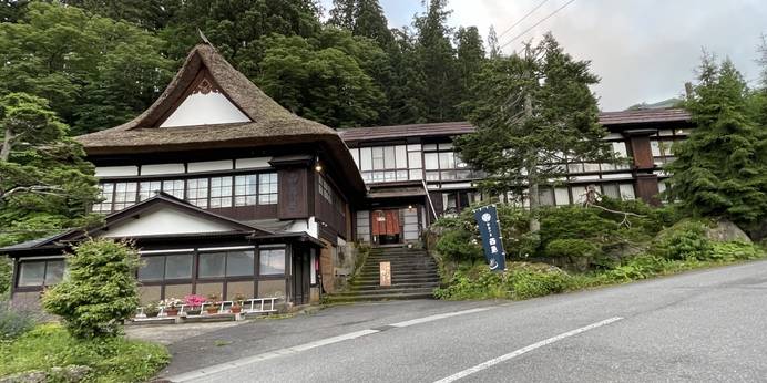 白布温泉 湯滝の宿 西屋（山形県 旅館） / 1