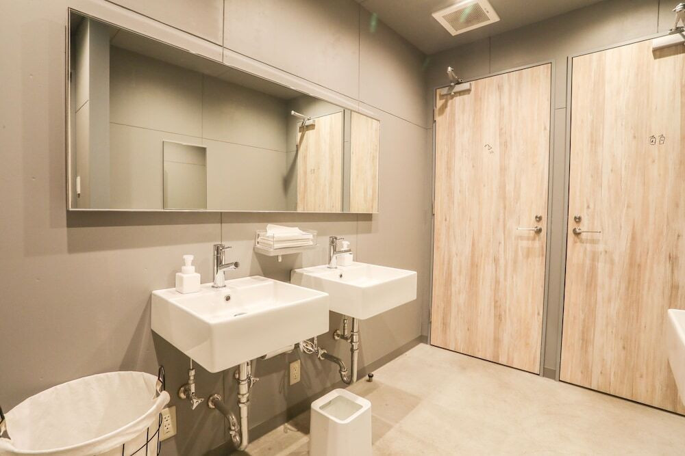 バスルームのシャワー