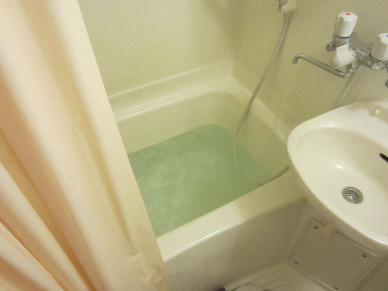 全客室で美肌温泉に入りたい放題のホテル3975685