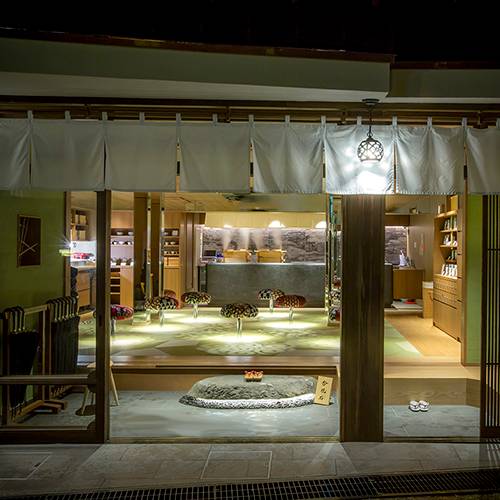 エントランスとロビー / 1