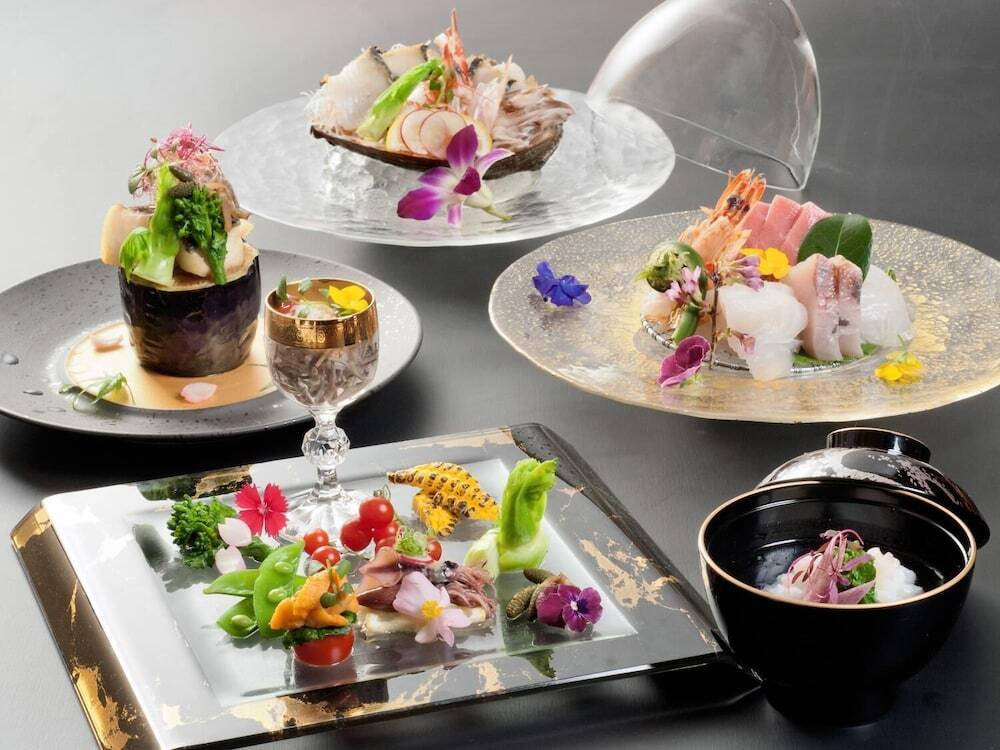 6.お部屋で美食を味わえる「道後温泉 八千代」3996952