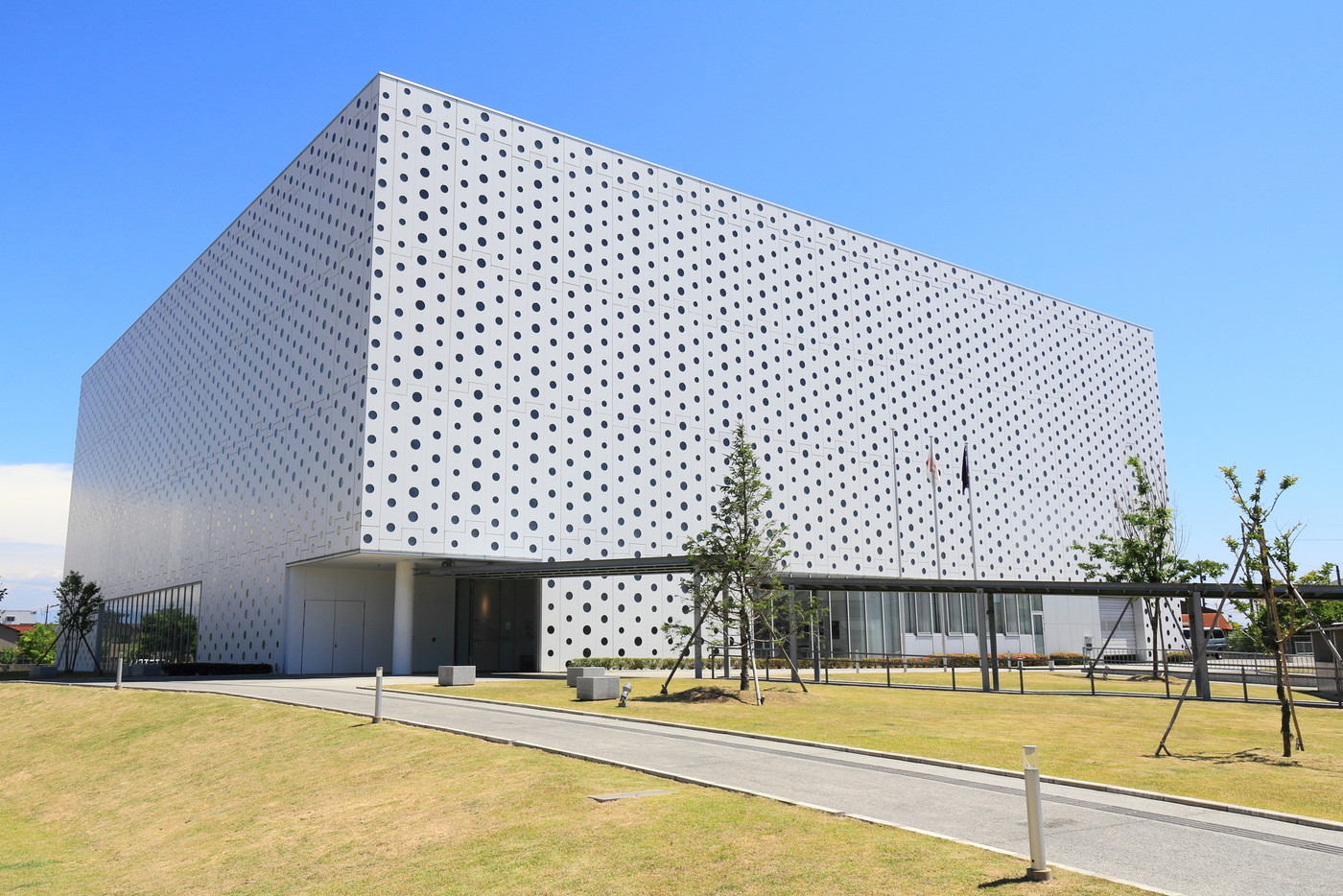 金沢海みらい図書館