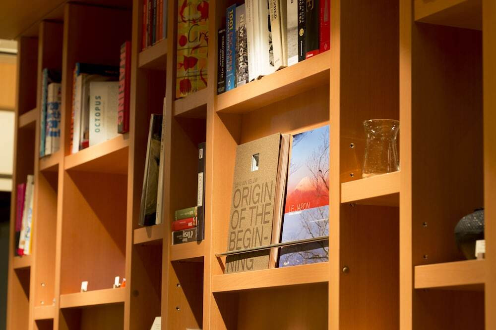 ロビーラウンジ