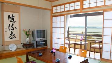 客室内のダイニングエリア / 14