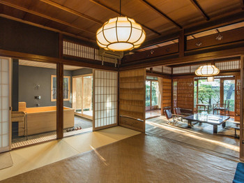 2411929 Enjoy an elegant time just for the two of you at ryokan with rooms with open-air baths.