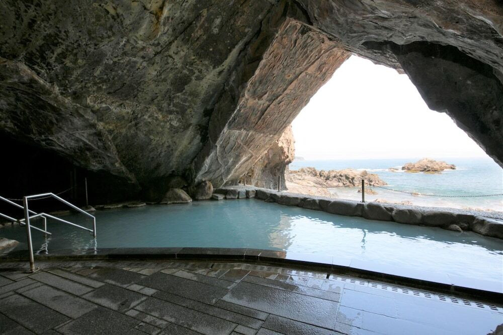 勝浦温泉のおすすめ宿：ホテル浦島3535971
