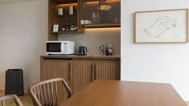 客室内のダイニングエリア / 26