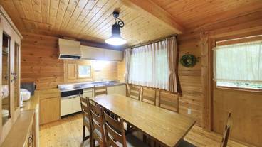 客室内のダイニングエリア / 23