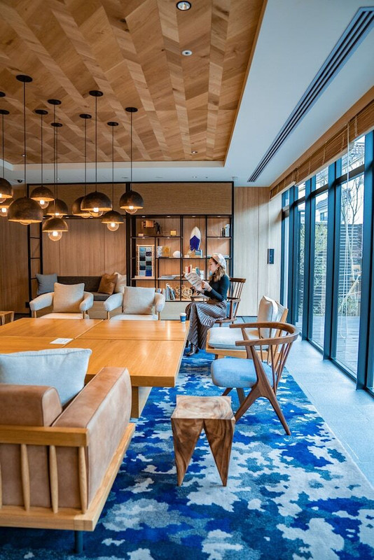 ロビーラウンジ