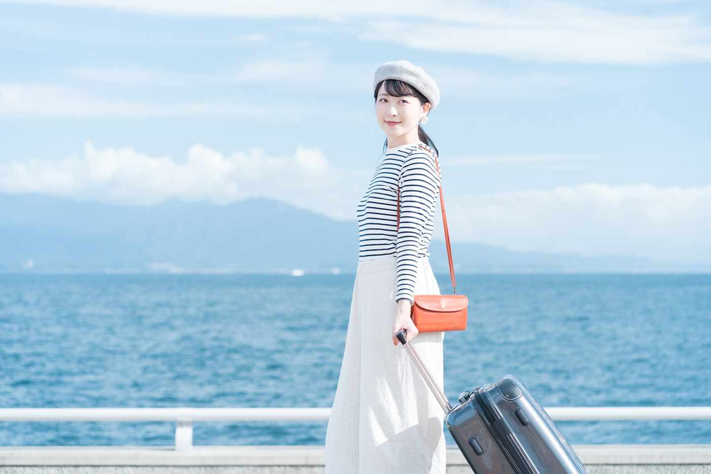 旅行に出かける女性