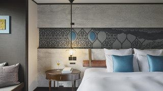 デラックス ルーム キングベッド 1 台 コーナー