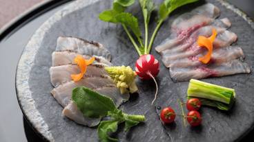 旅館のお食事処 / 14