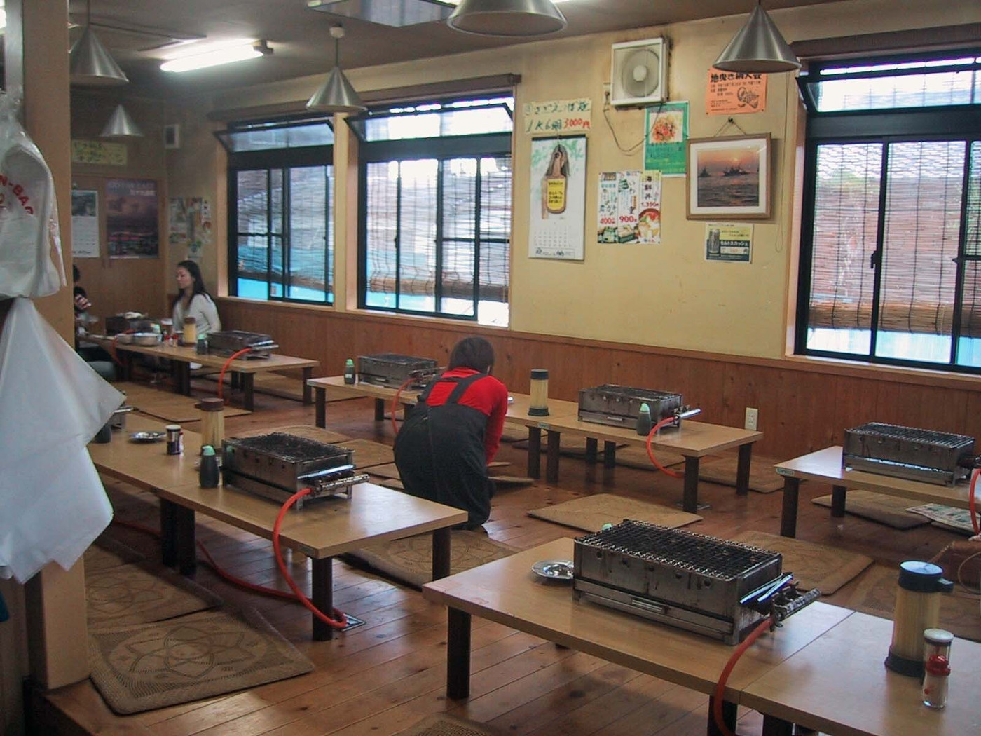 「焼蛤 浜茶屋 向島」内観 926055 向島一階店内