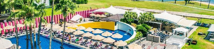 福岡のプール付きホテルおすすめ7選｜温水プールやナイトプールも♪